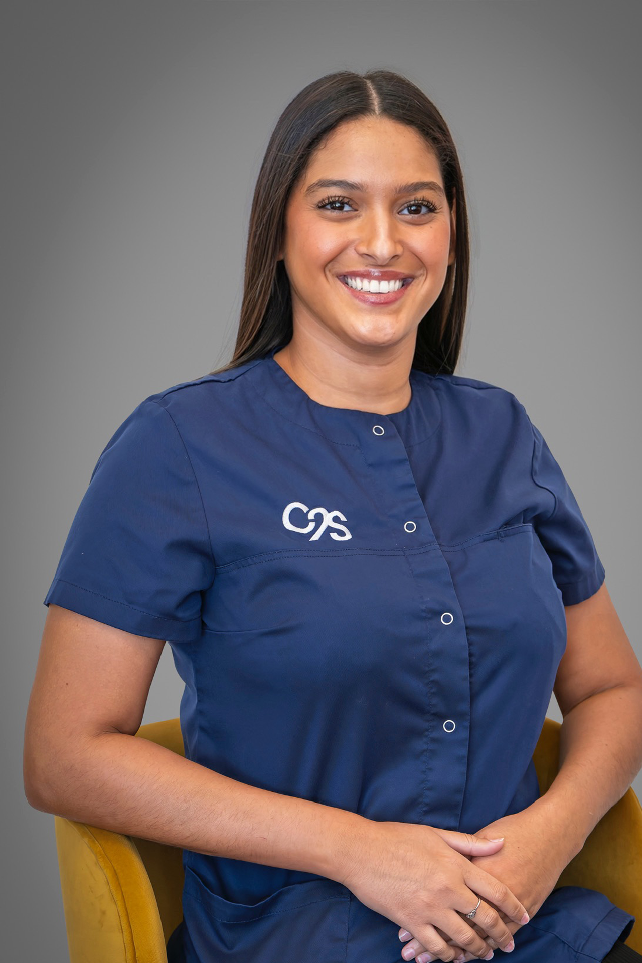 Amina assistante dentaire équipe cabinet C2S Dr Thierry Rouach Paris 8e