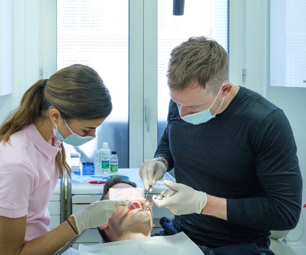 Dr Sebastian Le Normand chirurgien-dentiste cabinet C2S Dr Thierry Rouach Paris 8e